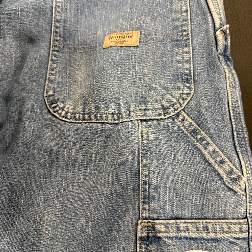 Wrangler Men's Light Blue Relaxed Jeans